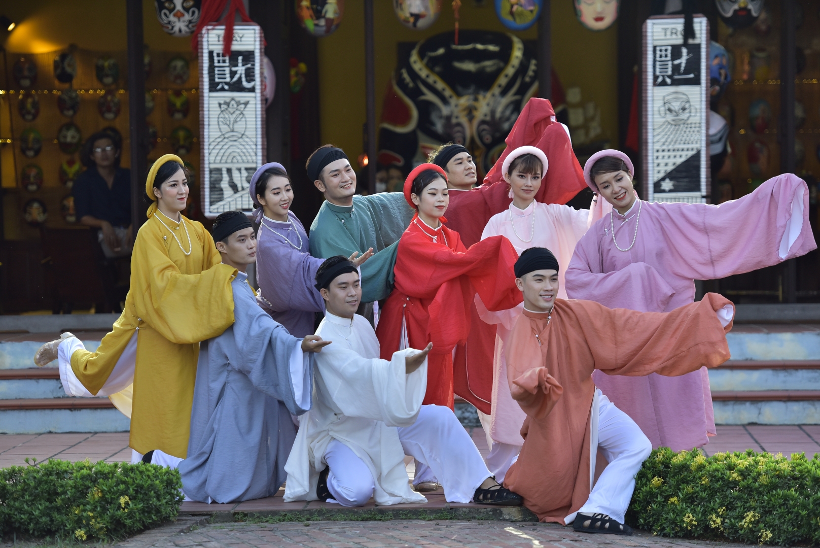 Minishow Việt Phục