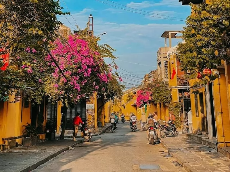 M&ugrave;a kh&ocirc; c&oacute; nắng đẹp thuận tiện cho hoạt động ngo&agrave;i trời