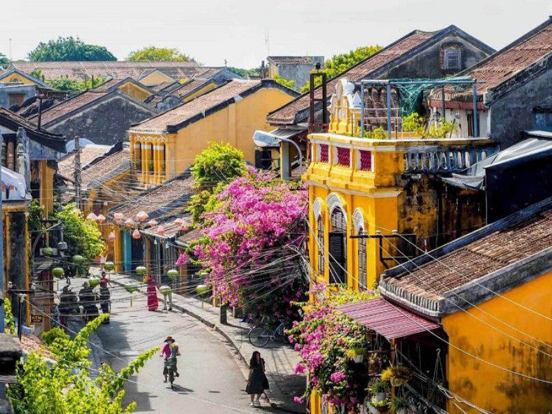 Mùa xuân là thời điểm lý tưởng để xác lập mối quan hệ tại Hội An