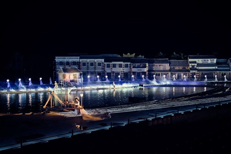Mở màn ấn tượng của show diễn ở Hội An - Ký Ức Hội An