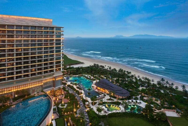 Khu nghỉ dưỡng đạt chuẩn 5 sao New World Hoiana Beach Resort 