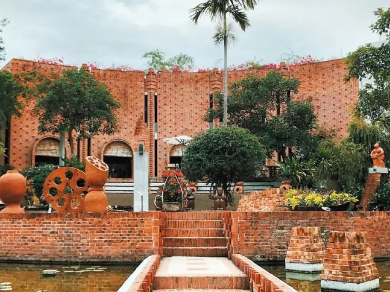 Nghệ thuật thủ c&ocirc;ng tinh xảo tại l&agrave;ng mộc Kim Bồng