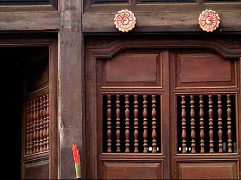 Người d&acirc;n lựa chọn kiểu mắt cửa ph&ugrave; hợp với phong c&aacute;ch v&agrave; t&iacute;n ngưỡng ri&ecirc;ng của gia đ&igrave;nh