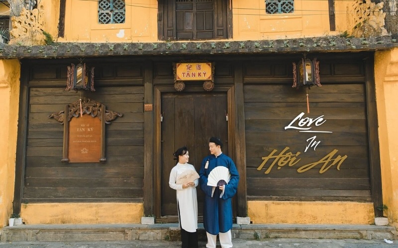 Hội An được tô điểm bởi những bức tường vàng đặc trưng