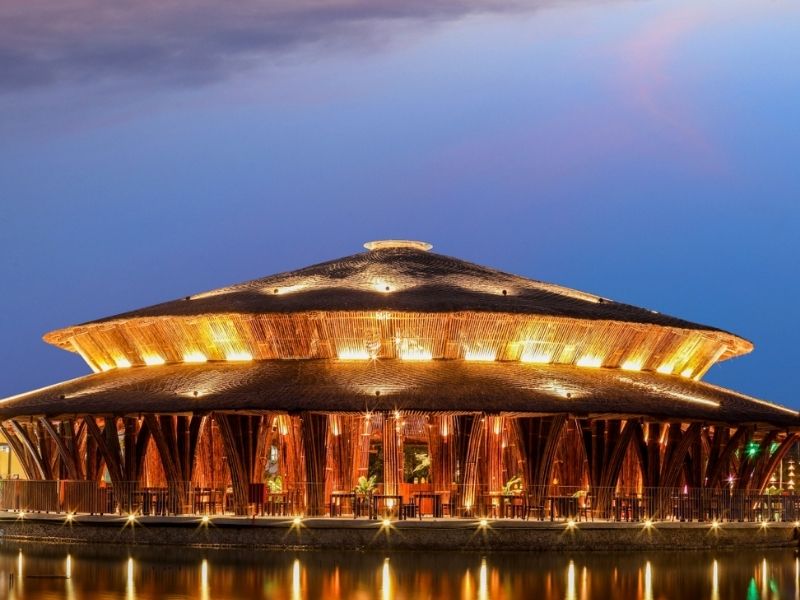 Nhà hàng Nón Lá - Hoi An Memories Land: Thiết kế nón lá độc đáo, đậm chất Việt