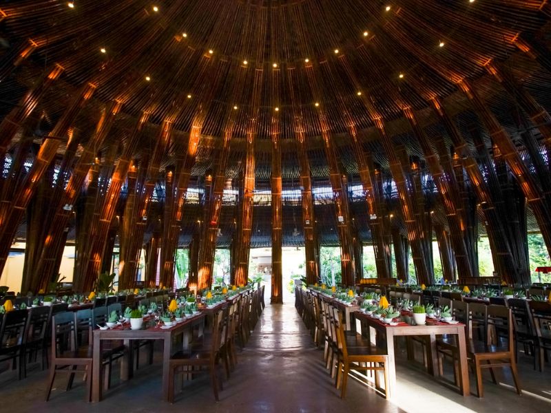 Nhà hàng Nón Lá - Nơi du khách thưởng thức ẩm thực Việt Nam đậm đà