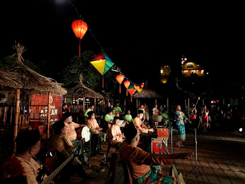 Những tiết mục biểu diễn đường phố độc đáo