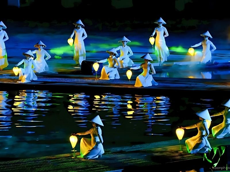 Nước tái hiện dòng sông Thu Bồn ôm trọn lấy Hội An