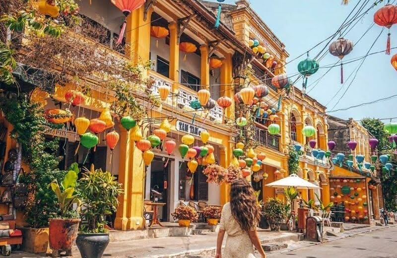 Phố cổ Hội An với vẻ đẹp cổ kính và sắc xuân tươi mới