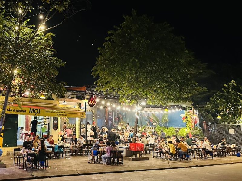 Quán Mọi BBQ & Street Food là quán nhậu Hội An với thực đơn phong phú, giá cả hợp lý