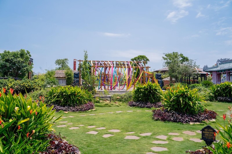 Quảng trường Tằm Tang là nơi diễn ra nhiều sự kiện văn hóa, lễ hội và các hoạt động giải trí