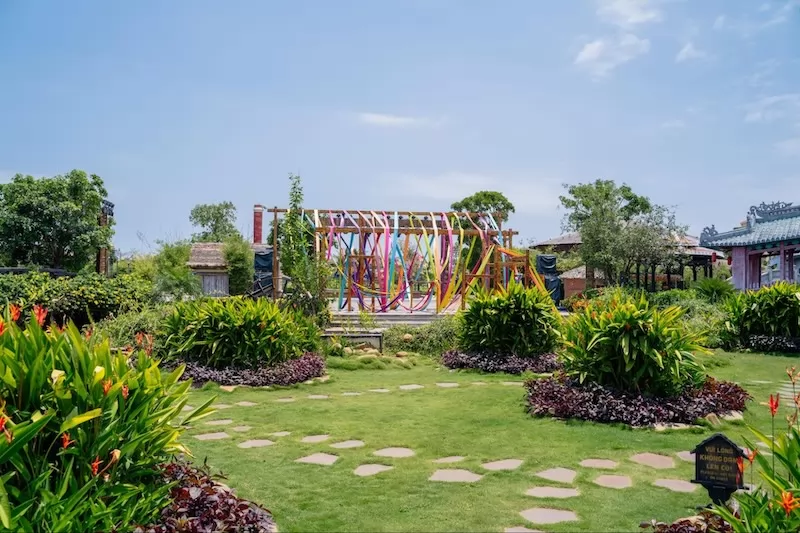 Quảng trường Tằm Tang l&agrave; nơi diễn ra nhiều sự kiện văn h&oacute;a, lễ hội v&agrave; c&aacute;c hoạt động giải tr&iacute;