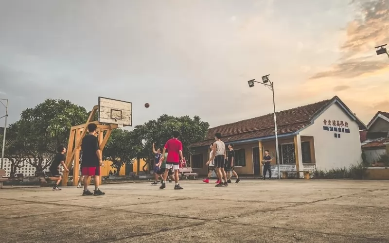 Sân bóng rổ Lễ Nghĩa ở 31 đường Phan Chu Trinh Hội