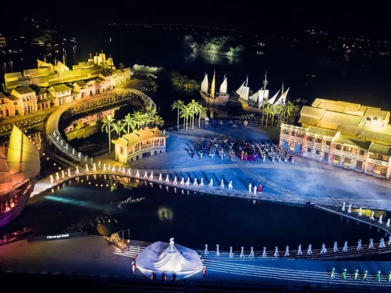 S&acirc;n khấu thực cảnh ho&agrave;nh tr&aacute;ng l&ecirc;n đến 25.000 m2