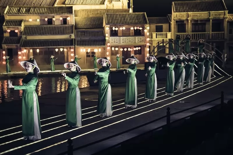 S&acirc;n khấu thực cảnh K&yacute; ức Hội An" đầu tư kỹ lưỡng v&agrave;o s&acirc;n khấu, trang phục, v&agrave; đạo cụ