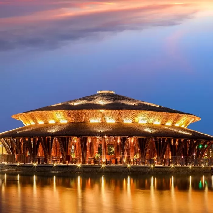 Nh&agrave; h&agrave;ng N&oacute;n L&aacute; - tinh hoa ẩm thực Việt Nam