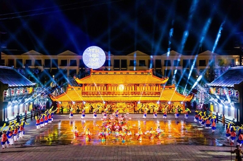 Show biểu diễn thực cảnh Tinh Hoa Việt Nam