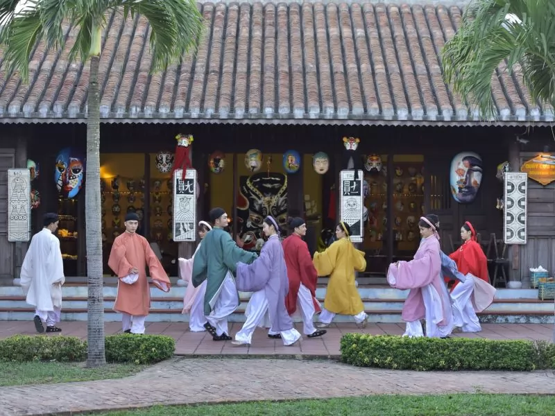 Show di&ecirc;̃n Vi&ecirc;̣t Phục&nbsp;