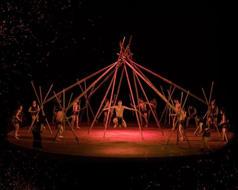 show diễn Teh Dar Show