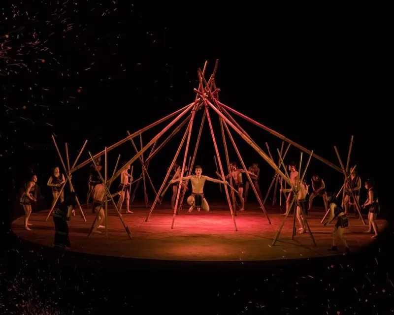 show diễn Teh Dar Show