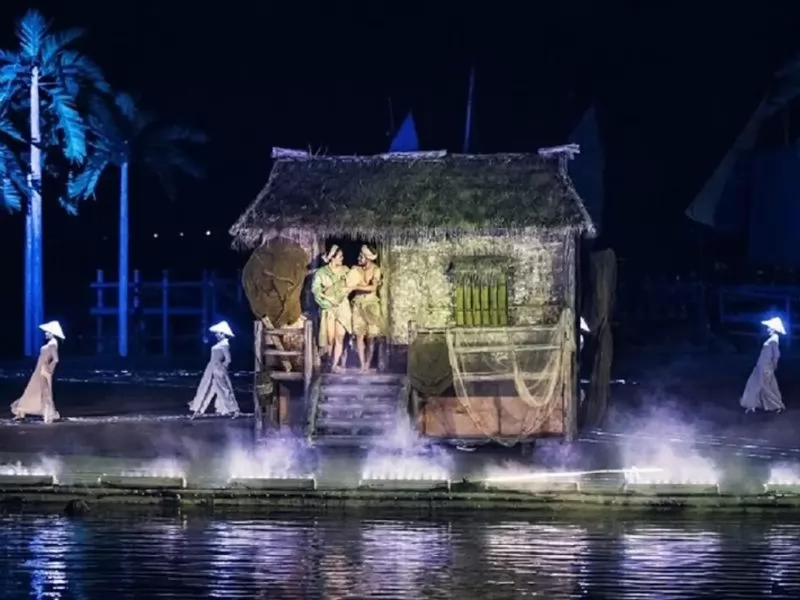 Sinh mệnh nhỏ ra đời biểu hiện cho một tương lai tươi s&aacute;ng của Hội An