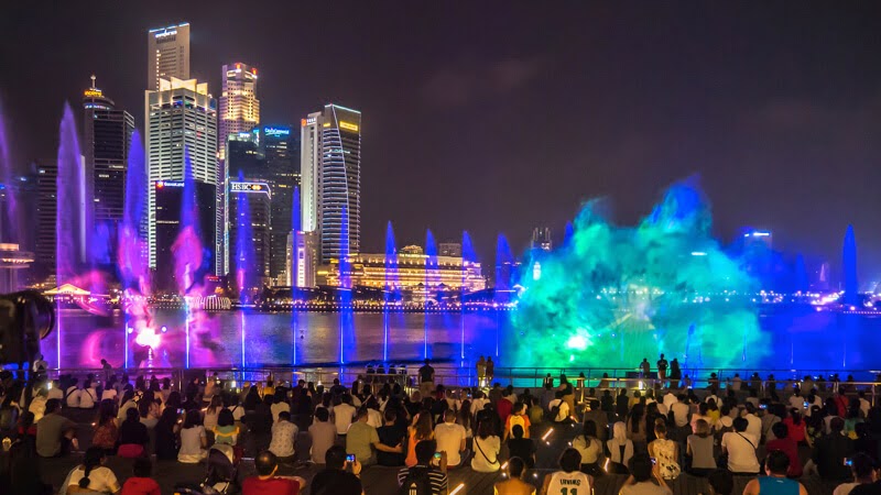 Spectra - Biểu tượng nghệ thuật ánh sáng và nước của Singapore