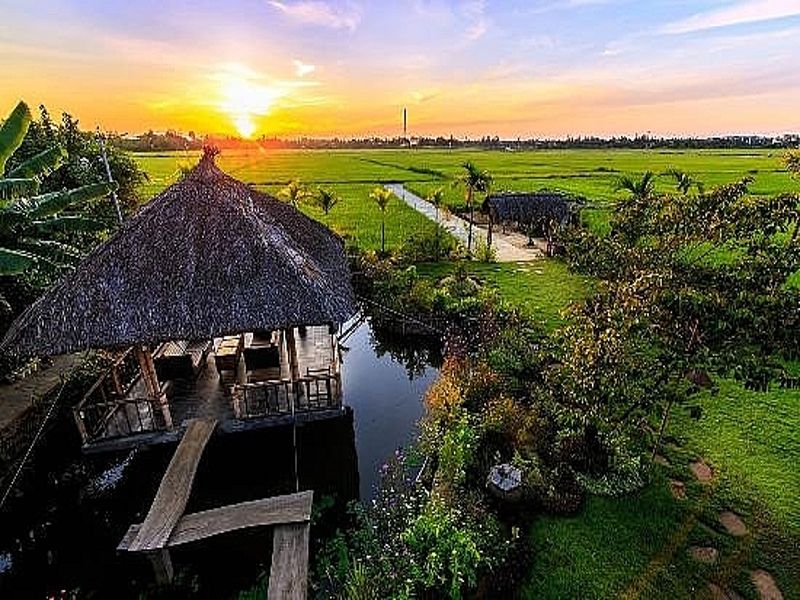 Sự hòa quyện giữa nhà hàng phục vụ ẩm thực sang trọng và quán cà phê thoáng đãng giữa đồng quê Hội An