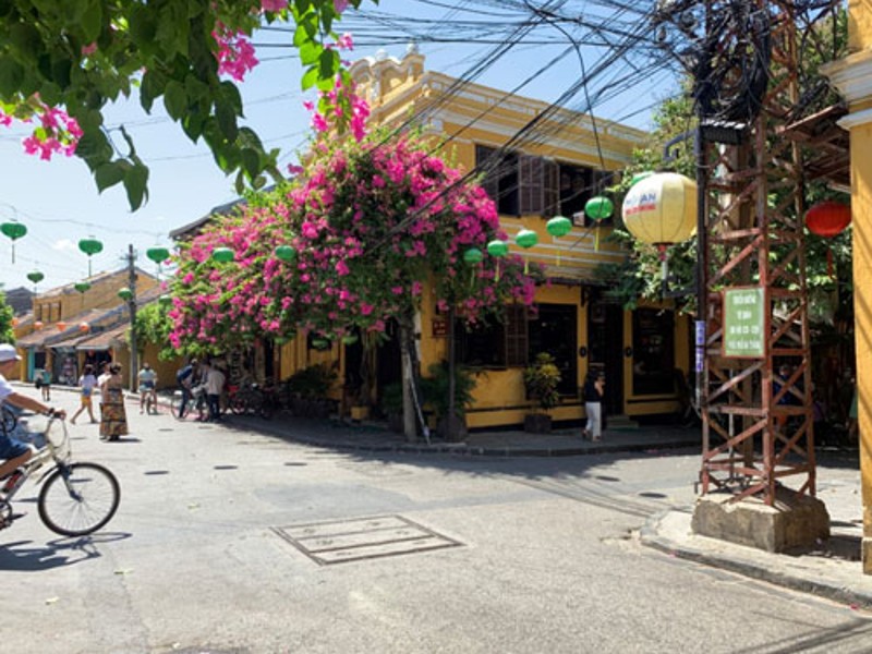 Sự yên tĩnh giữa góc phố xinh đẹp của phố cổ Hội An