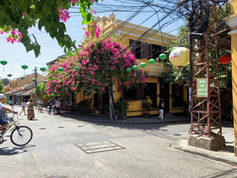 Sự y&ecirc;n tĩnh giữa g&oacute;c phố xinh đẹp của phố cổ Hội An