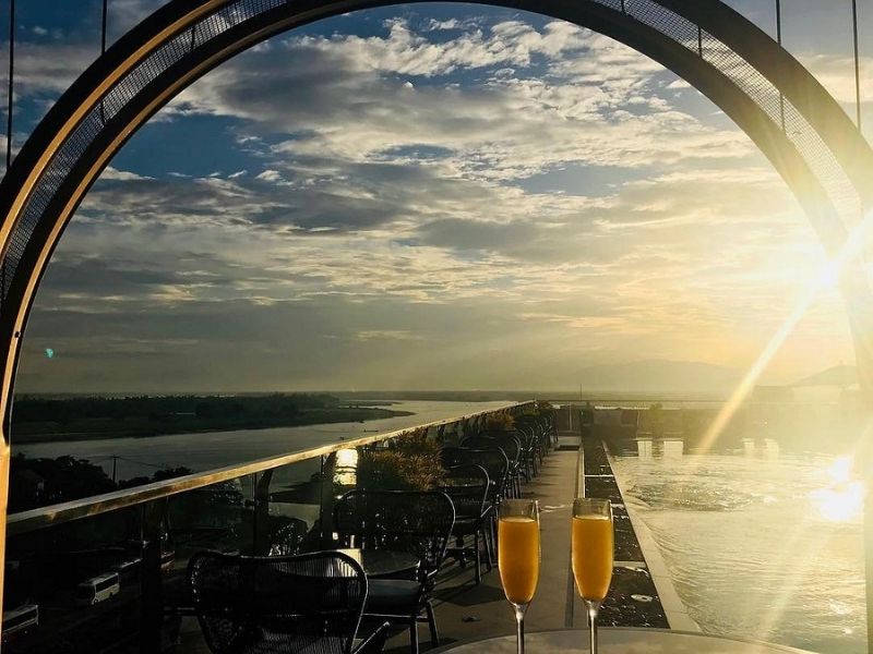 The Deck Hội An – rooftop bar cao nhất, view hoàng hôn đẳng cấp