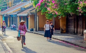 Hội An rực rỡ sắc màu kỷ niệm 25 năm Di sản Văn hóa Thế giới