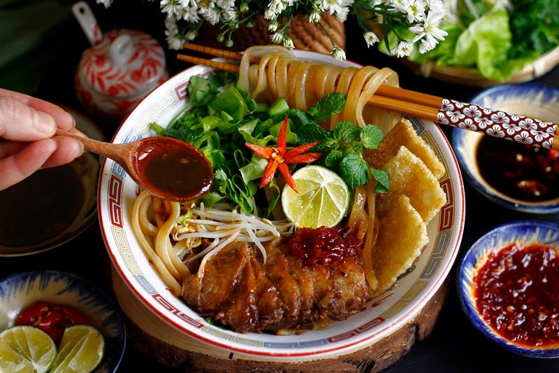 Thưởng thức Cao Lầu - Đặc sản Hội An