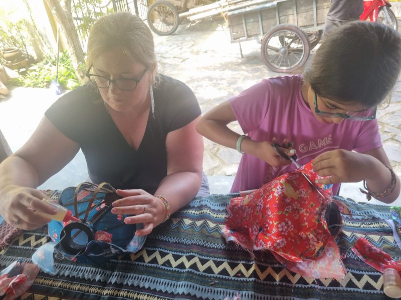 Tự tay tạo hình cho chiếc đèn lồng yêu thích