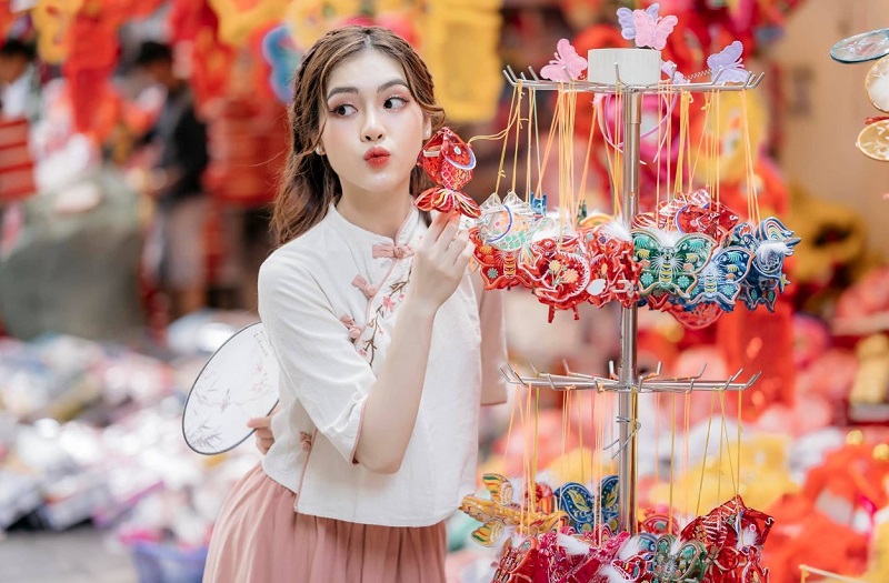 Vở diễn của các nghệ sĩ tại phố cổ Hội An