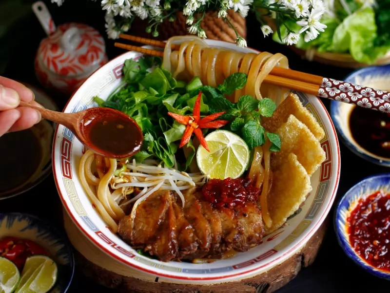 Với kinh nghiệm du lịch Hội An không thể bỏ qua món ăn đặc sản cao lầu